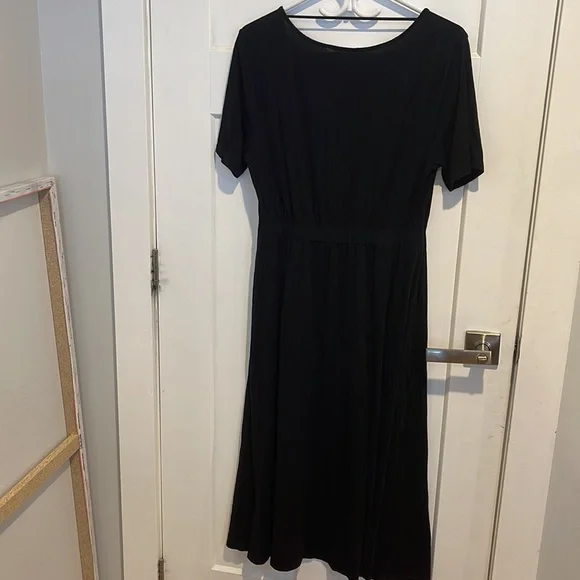 Dress - Picture 3 of 3